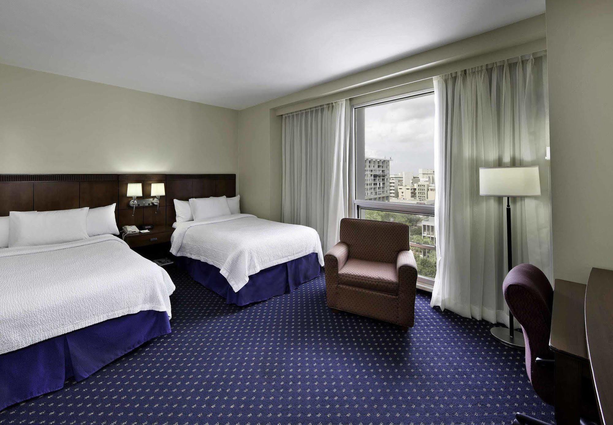 Hotel Courtyard By Marriott San Juan Miramar Zewnętrze zdjęcie